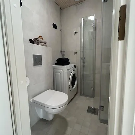 Apartment 1 Bedroom Close To Subway And Seaside