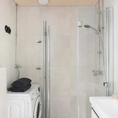 1 Bedroom Close To Subway And Seaside